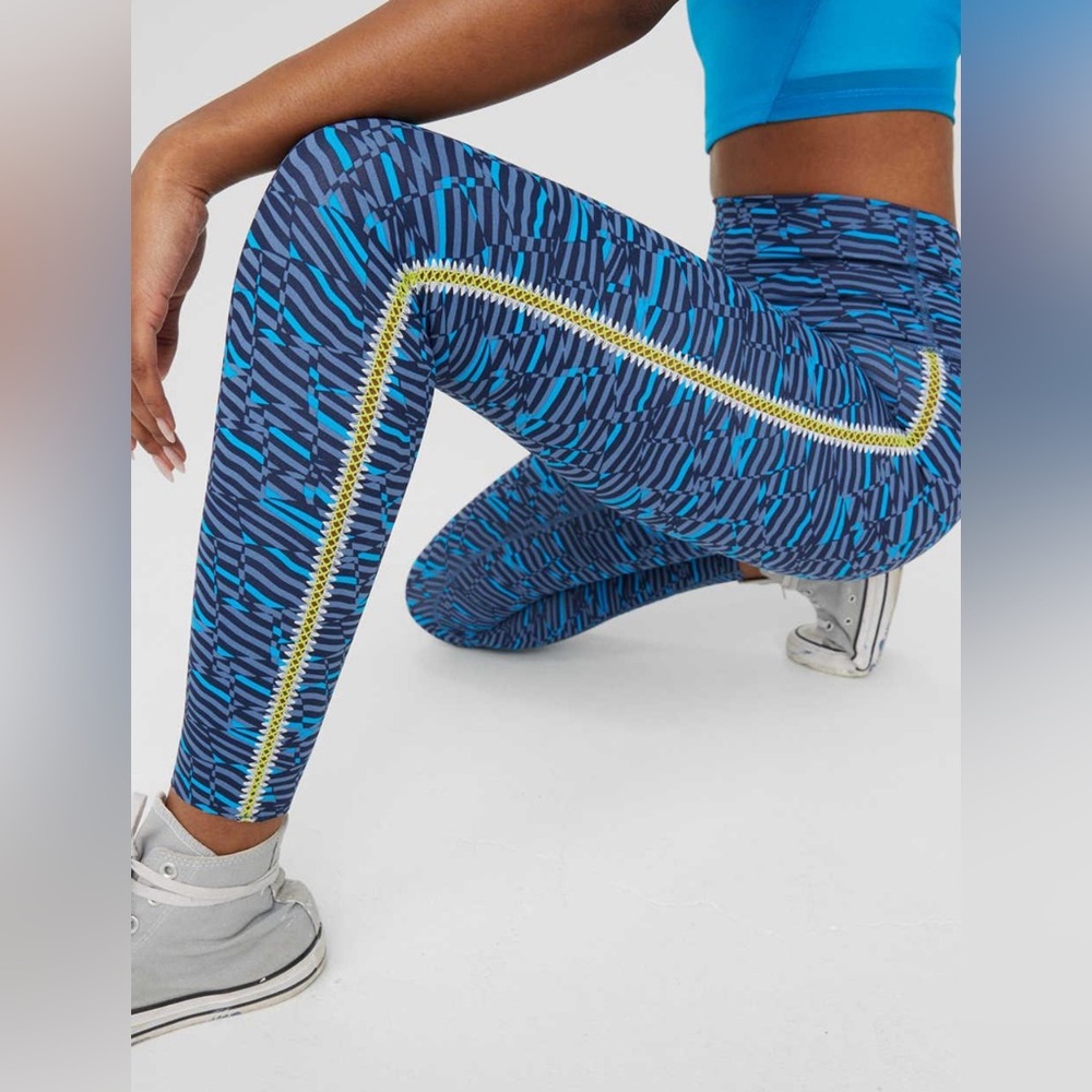 #119 Offline By Aerie Goals Crochet Inset Leggings (W-13, R-10.5, IS-26.5)